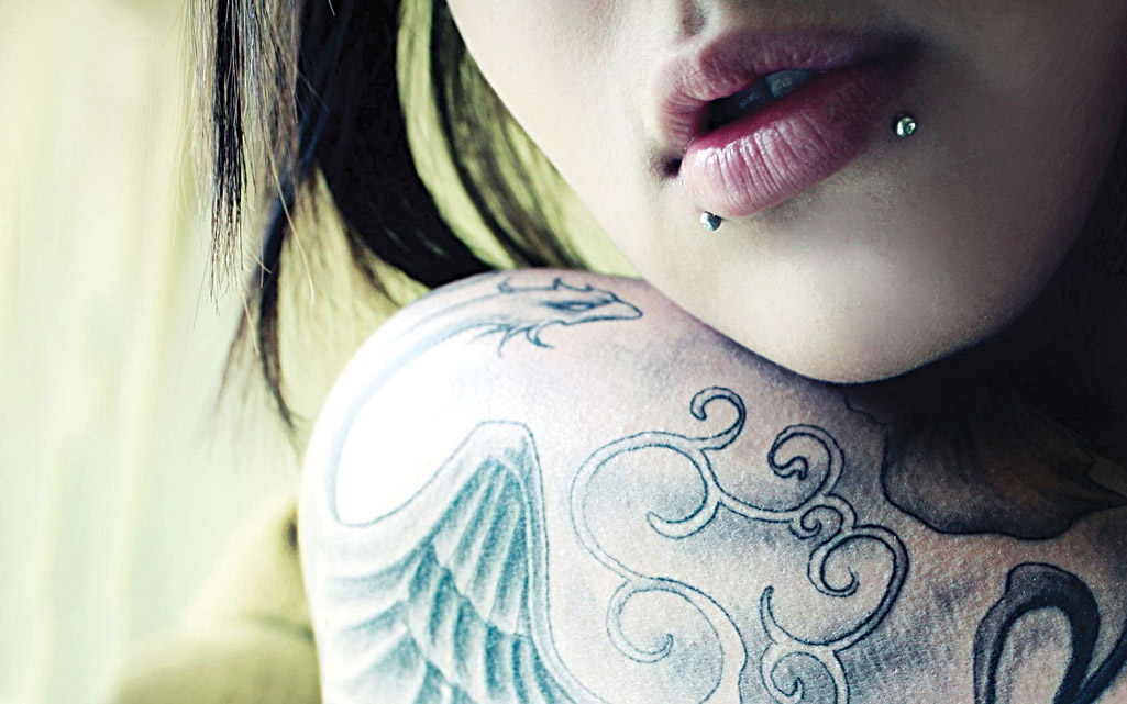 emo_piercing_tattoo_photo_030505_ (1)
