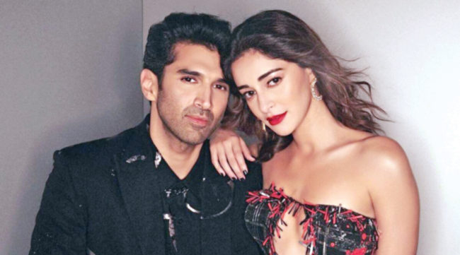 Market_me_naya_couple_aaya_hai