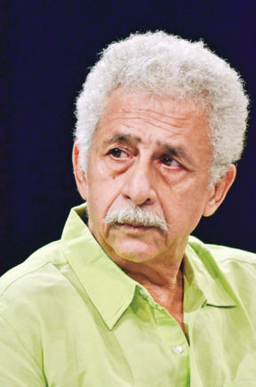 Gadar_Jaisi_Filmo_Ka_Hit_Hona_Khatarnak