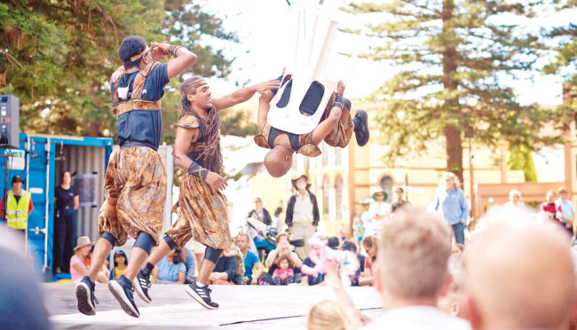 p_circus-event_fremantle-international-street-arts-festival