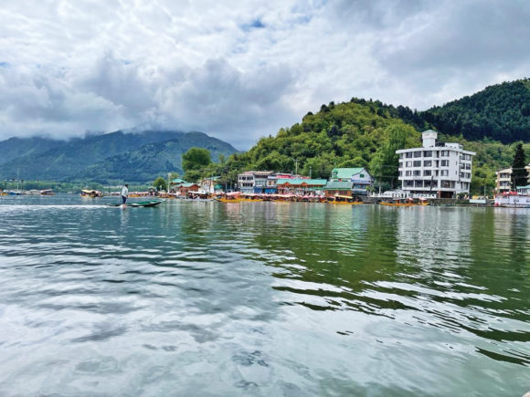 sundara-dal-lake