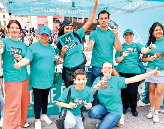 volunteers-from-say-no-to-drugs