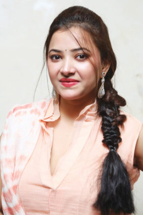 HD-wallpaper-swetha-basu-prasad-actress-basu-cute-prasad-swetha