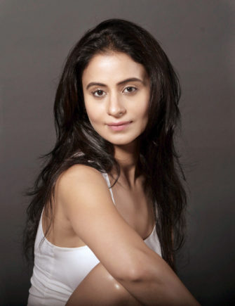 MV5BNjZhNGQxOGQtYTdlMS00NjQxLTlhY2EtM2Q4NTdiYWY3Yzg3XkEyXkFqcGc@._V1_