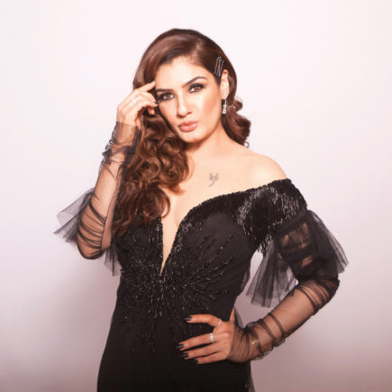 Chaiya-Chaiya-Gane-Ko-Raveena