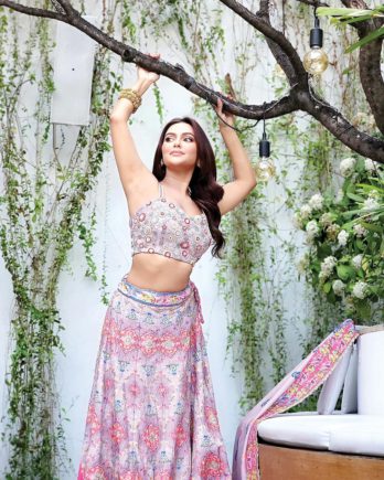 high-fashion-look-glamor-smiling-beautiful-model-artist-young-girl-photo-name-nusraat-faria