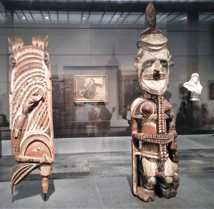 WOOD-STATUES-FROM-PAPUA-NEWGUINEA