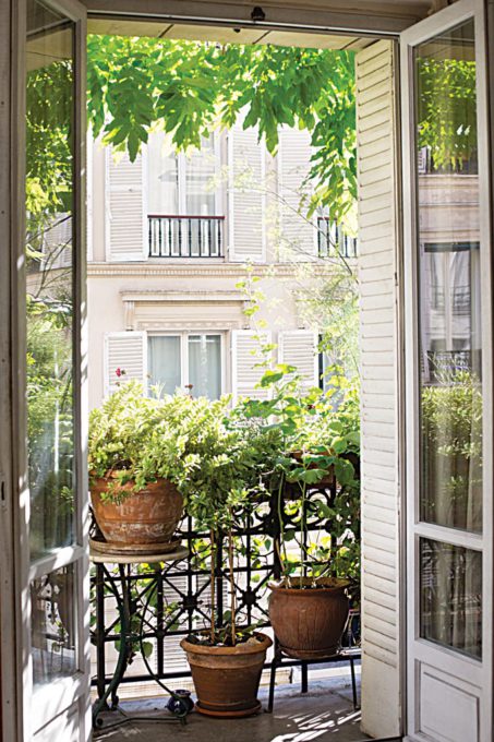paris-balcony-garden-ideas-french-doors-mimi-giboin-1466x2199
