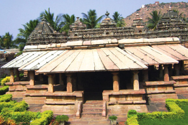 ಐತಿಹಾಸಿಕ ದೇವಾಲಯಗಳ ಬೀಡು ಹೂಲಿ