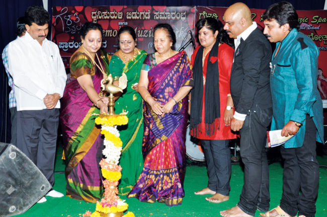 ಹಾಡುಹಕ್ಕಿ ರೇಖಾ ಮೋಹನ್