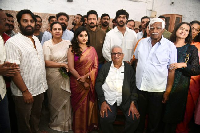 *ಸುದೀಪ್ ಅಳಿಯ ಸಂಚಿ ಸಿನಿಮಾಗೆ ಅದ್ದೂರಿ ಮುಹೂರ್ತ, ಕಿಚ್ಚನ ಇಡೀ ಕುಟುಂಬ ಸಾಥ್*