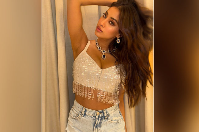 ಸೌಂದರ್ಯವತಿಗೆಪತಿಜೊತೆಆಒಂದುಬಯಕೆ..! : ತಿರುಪತಿಯಲ್ಲೇ ಸೆಟಲ್ ಆಗ್ತಾರೆ ಜಾನ್ವಿ ಕಪೂರ್