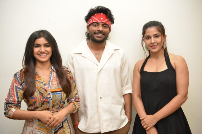 ಪರ್ಸನಲ್ ,ಪ್ರೊಫೆಷನಲ್, ಟ್ರೋಲ್ ಆಗಿ ಈಗ ರಿಲೀಸಿಗೆ ರೆಡಿ ‘ಸೂತ್ರಧಾರಿ’ ಚಂದನ್ ಶೆಟ್ಟಿ ಈ ಚಿತ್ರದ ಪ್ರಮುಖ ಪಾತ್ರಧಾರಿ…