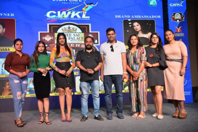 *ಅದ್ದೂರಿ ಸಮಾರಂಭದಲ್ಲಿ  ಅಶ್ವಿನಿ ಪುನೀತ್ ರಾಜ್ ಕುಮಾರ್ ಅವರಿಂದ ‘CSBL ಸಿಸನ್ 1’ ಟ್ರೋಫಿ ಹಾಗೂ ಲೋಗೊ ಅನಾವರಣ …