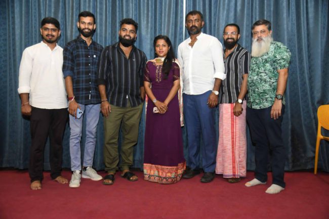 ಕರಾವಳಿ ಪ್ರತಿಭೆಗಳ “ದಸ್ಕತ್” ಚಿತ್ರದ ಟ್ರೈಲರ್ ಬಿಡುಗಡೆ.    70 ದಿನಗಳ ಯಶಸ್ವಿ ಪ್ರದರ್ಶನ ಕಂಡಂತ  ತುಳು ಭಾಷೆಯ “ದಸ್ಕತ್” ಚಿತ್ರ ಕನ್ನಡದಲ್ಲಿ ಬಿಡುಗಡೆಗೆ ಸಿದ್ದ.