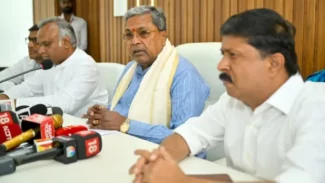 ಹಣೆಗೆ ಕುಂಕುಮವಿಟ್ಟುಕೊಂಡು ಸುದ್ದಿಗೋಷ್ಠಿ ನಡೆಸಿದ ಸಿಎಂ