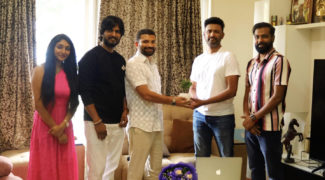 ಕುರುಡು ಕಾಂಚಾಣ”     ಶೀರ್ಷಿಕೆಯಲ್ಲೇ ಕುತೂಹಲ ಮೂಡಿಸಿರುವ ಈ ಚಿತ್ರ ಸದ್ಯದಲ್ಲೇ ತೆರೆಗೆ* ……