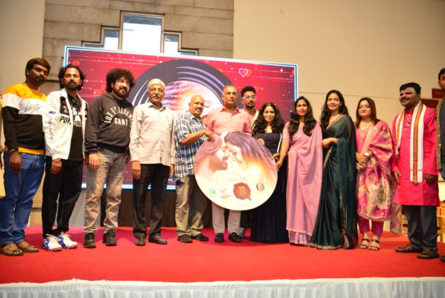 *ಕರ್ನಾಟಕ ಚಿತ್ರಕಲಾ ಪರಿಷತ್ ನಲ್ಲಿ ಅದ್ದೂರಿಯಾಗಿ ಅನಾವರಣವಾಯಿತು “ಜಾಲಿಡೇಸ್” ಹುಡುಗನ “31 DAYS” ಚಿತ್ರದ ಹಾಡುಗಳು…..