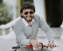 ಬರ್ತಡೇ ಆಚರಣೆ ಅಭಿಮಾನಿಗಳ ಜೊತೆ ಇಲ್ಲ ಆದರೆ   ಅಭಿಮಾನಿಗಳಿಗೆ ಹುಟ್ಟುಹಬ್ಬದ ಉಡುಗೊರೆ ನೀಡಿದ ಗೋಲ್ಡನ್ ಸ್ಟಾರ್* .