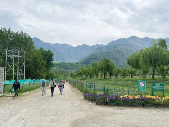 ಭೂಲೋಕದ ಸ್ವರ್ಗ ಕಾಶ್ಮೀರ