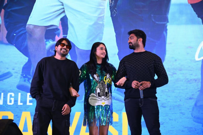 *”ಹಳೇ ಸನ್ಯಾಸಿ” ಹಾಡು ಬಿಡುಗಡೆ ಮಾಡಿದ ರಾಗಿಣಿ ದ್ವಿವೇದಿ, ರಾಜವರ್ಧನ್ ಹಾಗೂ ವಿಕ್ಕಿ ವರುಣ್……..