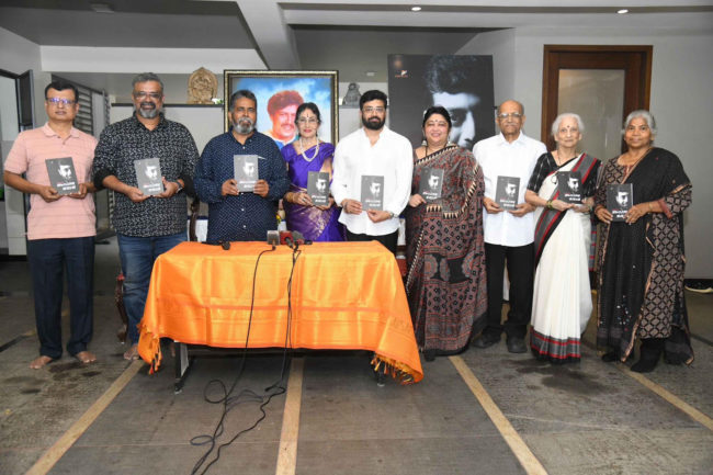 *ನಟ ಅನಿರುದ್ಧ ಜತ್ಕರ್ ಬರೆದಿರುವ “ಸಾಲುಗಳ ನಡುವೆ” ಪುಸ್ತಕ ಅನಾವರಣ* ……