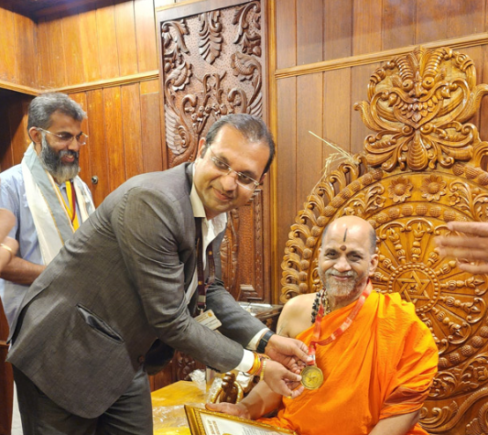 ಲಕ್ಷ ಕಂಠ ಗೀತಾ ಪಠಣ ಗೋಲ್ಡನ್ ಬುಕ್ ಆಫ್ ವರ್ಲ್ಡ್ ರೆಕಾರ್ಡ್​ಗೆ ಸೇರ್ಪಡೆ