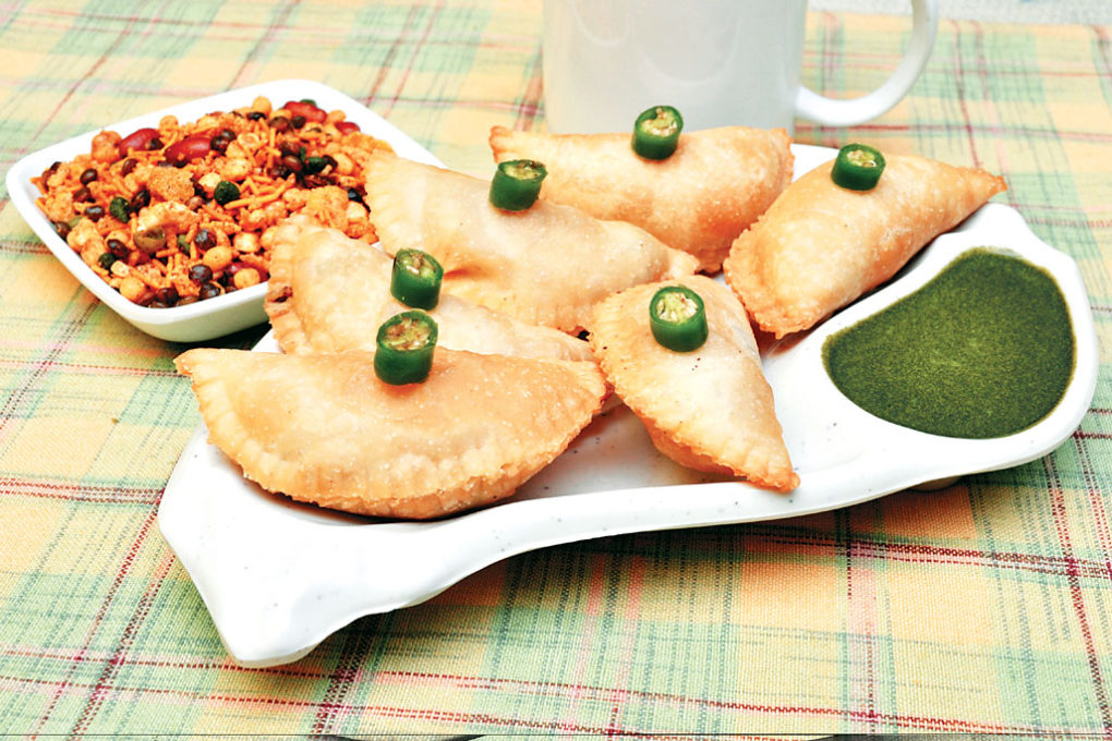 Mixture-Gujhiya