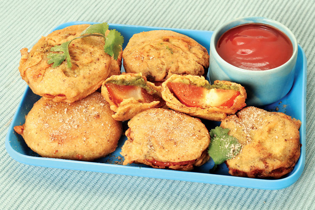Chatpati-Tamatar-Bhajiya