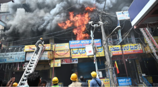ಕುಂಬಾರಪೇಟೆಯಲ್ಲಿ ಅಗ್ನಿ ಅವಘಡ: 21 ಅಂಗಡಿಗಳು ಭಸ್ಮ