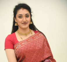 ವೀರತ್ವದ ಕಂಬಳಕ್ಕೆ ಕಲೆ ಎಂಬ ಕನ್ಯೆ ಕೊಟ್ಟ ತಾಂಬೂಲ `ವೀರ ಕಂಬಳ’ :  ಹಂಸಲೇಖ