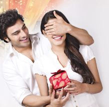 ಪ್ರೀತಿಯ ಭಾವನೆ ಅಭಿವ್ಯಕ್ತಪಡಿಸುವ ಉಡುಗೊರೆ