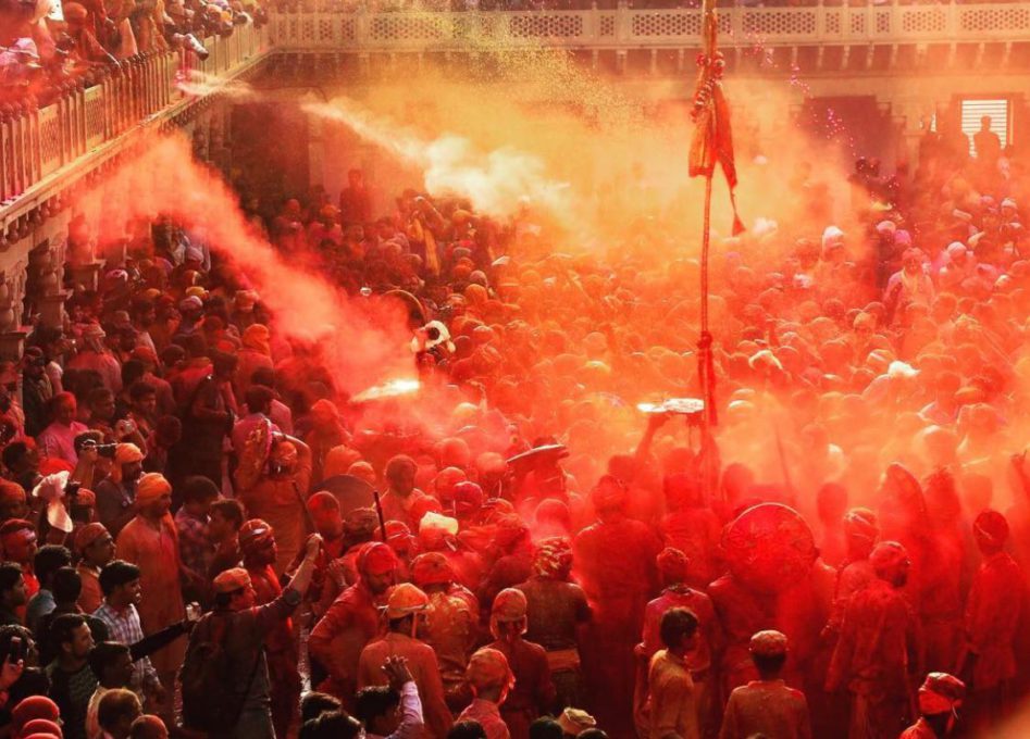 holi-1