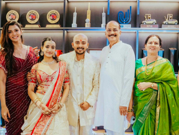 ಕ್ರಿಕೆಟಿಗ ಶ್ರೇಯಸ್ ಅಯ್ಯರ್ ಭೇಟಿಯಾದ ಪುಷ್ಪವತಿ ನಿಮಿಕಾ ರತ್ನಾಕರ್