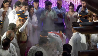 ಸಕಲ ಸರ್ಕಾರಿ ಗೌರವಗಳೊಂದಿಗೆ ಆಶಾ ಭೋಂಸ್ಲೆ ಅಂತ್ಯಕ್ರಿಯೆ