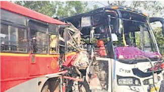 ಎರಡು ಬಸ್’ಗಳು ಮುಖಾಮುಖಿ ಡಿಕ್ಕಿ: 40ಕ್ಕೂ ಹೆಚ್ಚು ಮಂದಿಗೆ ಗಾಯ