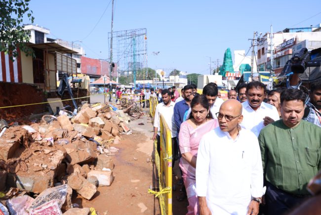 ಶಿಥಿಲಾವಸ್ಥೆಯಲ್ಲಿರುವ ಆಸ್ಪತ್ರೆ ಕಟ್ಟಡಗಳು, ಕಾಂಪೌಂಡ್‌ಗಳ ಪರಿಶೀಲನೆಗೆ ಆದೇಶ