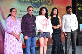 ’ಮದನಿಕ’ ಆಗಿ ಕತ್ತಿ ಹಿಡಿದು ಬಂದ ರಾಗಿಣಿ ದ್ವಿವೇದಿ, ಹೊಸ ಚಿತ್ರದ ಫಸ್ಟ್ ಲುಕ್ ಬಿಡುಗಡೆ