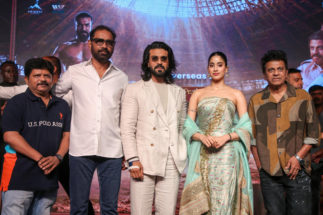 *ಬೆಂಗಳೂರಿನಲ್ಲಿ ‘ಪೆದ್ದಿ’ ಪ್ರಮೋಷನ್..ರಾಮ್ ಚರಣ್ ಗೆ ರಾಷ್ಟ್ರಪ್ರಶಸ್ತಿ ಕೊಡ್ಬೇಕು ಎಂದ ಶಿವಣ್ಣ…