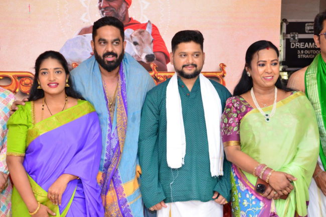 *ಮಂತ್ರಾಲಯದಲ್ಲಿ ಅದ್ದೂರಿಯಾಗಿ ಅನಾವರಣವಾಯಿತು ‘ರಾಯರ ದರ್ಶನ’ ಅಲ್ಬಮ್ ಸಾಂಗ್*….