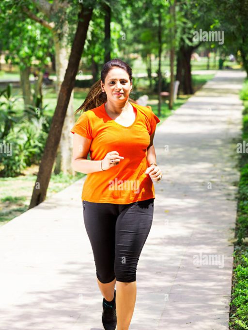 one-female-walkway-running-fitness-exercise-jogging-morning-workout-park-MMDGEX