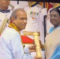 ‘ಪದ್ಮ’ಪತ್ರಮಿವಾಂಭಸಾ
