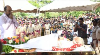 ಸಕಲ ಸರಕಾರಿ ಗೌರವಗಳೊಂದಿಗೆ ಎಸ್.ಜಾನಕಿ ಅಂತ್ಯಕ್ರಿಯೆ